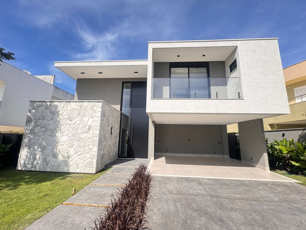 Casa nova pronta para morar com 5 suítes no Alphaville Araguaia